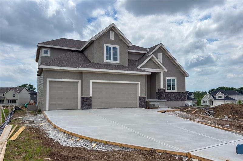 22077 99th Ter, Lenexa, KS 66220