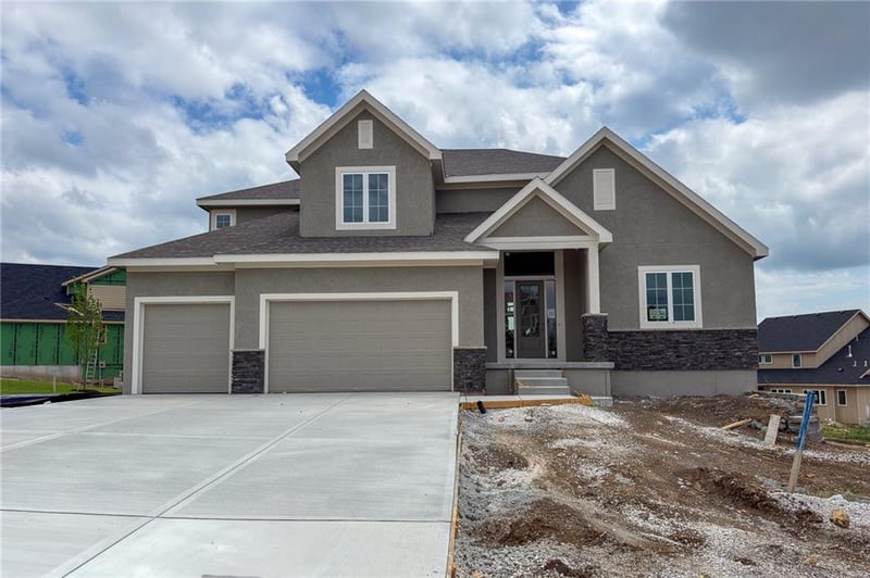 22077 99th Ter, Lenexa, KS 66220