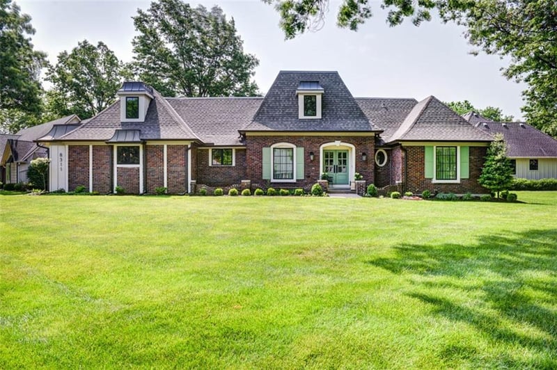 8311 Wenonga Rd, Leawood, KS 66206