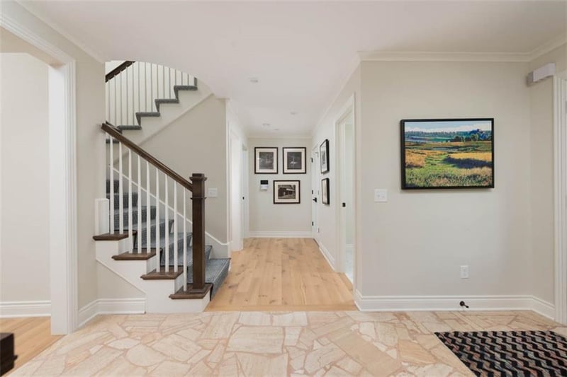 8311 Wenonga Rd, Leawood, KS 66206