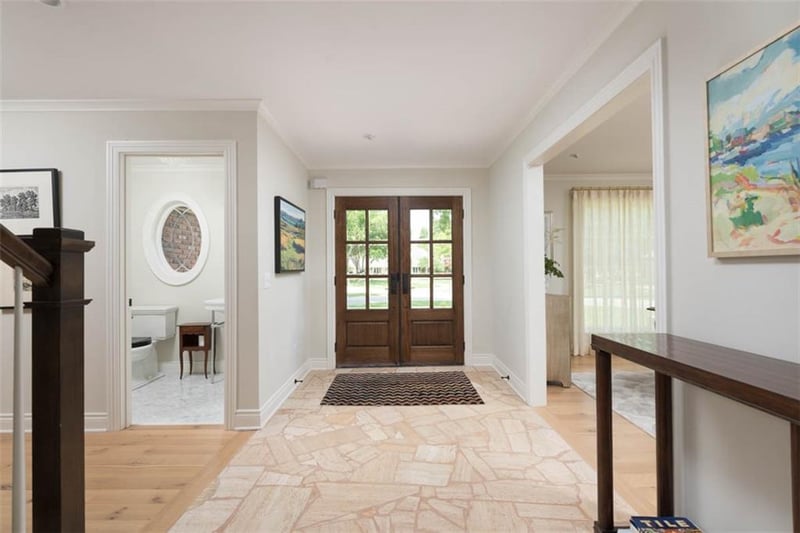 8311 Wenonga Rd, Leawood, KS 66206
