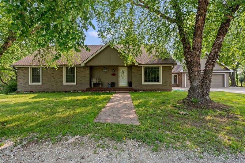 6178 SE Tri County Line Rd, Lawson, MO 64062