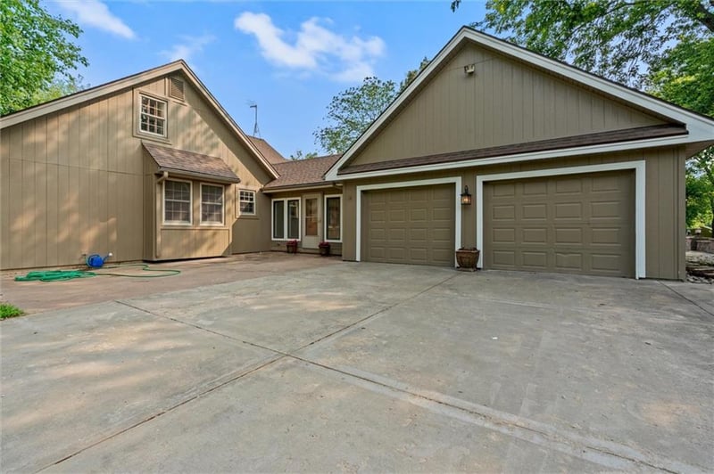6178 SE Tri County Line Rd, Lawson, MO 64062