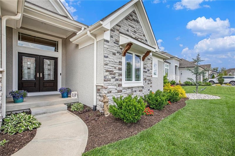 130 Ambersham Dr, Lee's Summit, MO 64081