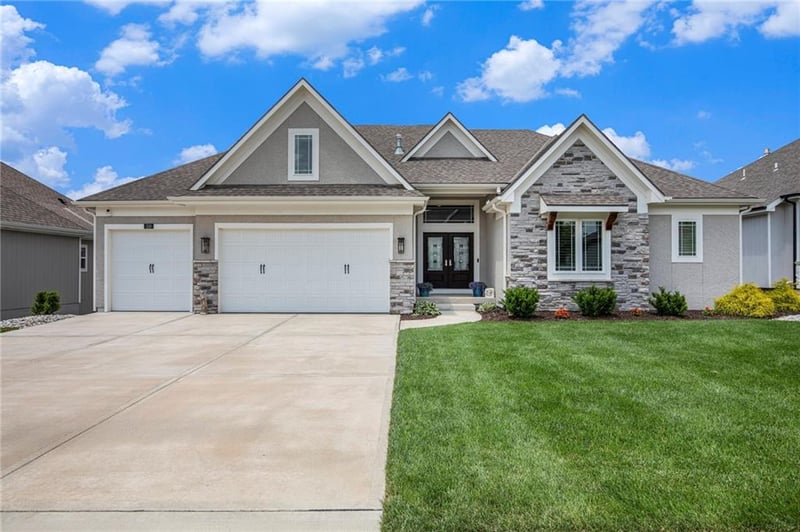 130 Ambersham Dr, Lee's Summit, MO 64081