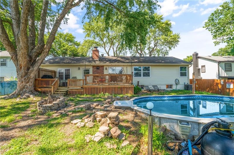 13107 45th Ter, Independence, MO 64055