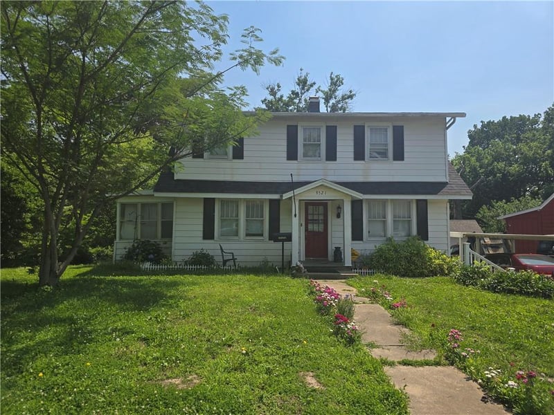 9521 13th St, Independence, MO 64052