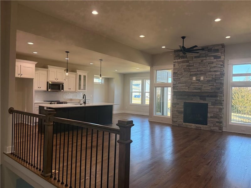 31501 86th Ct, De Soto, KS 66018