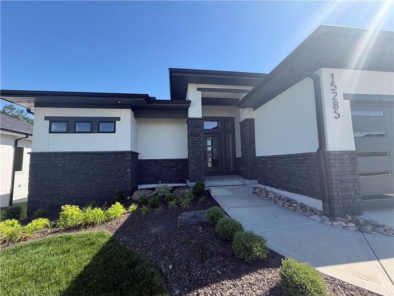 15285 162nd St, Olathe, KS 66062
