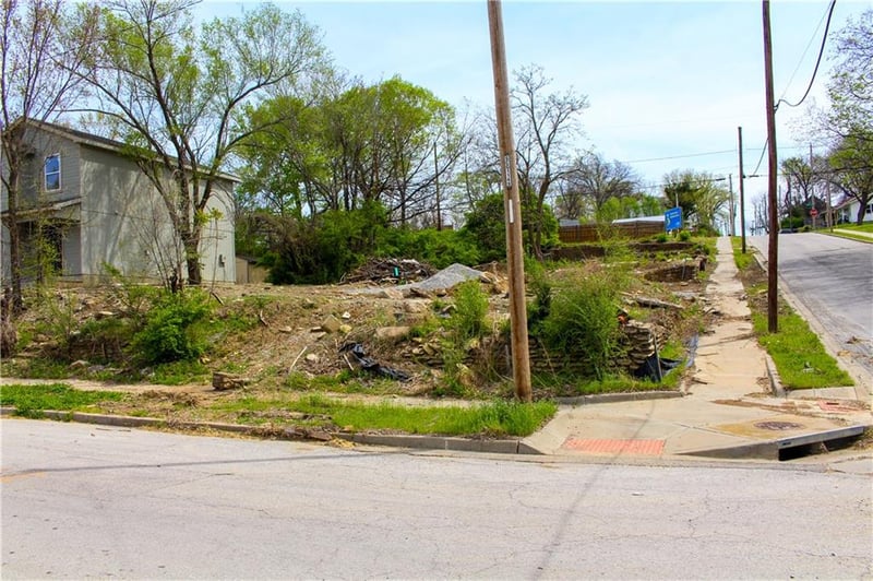 4049 Flora Ave, Kansas City, MO 64110