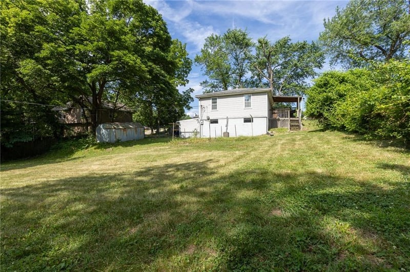 3649 N Wayne Ave, Kansas City, MO 64116