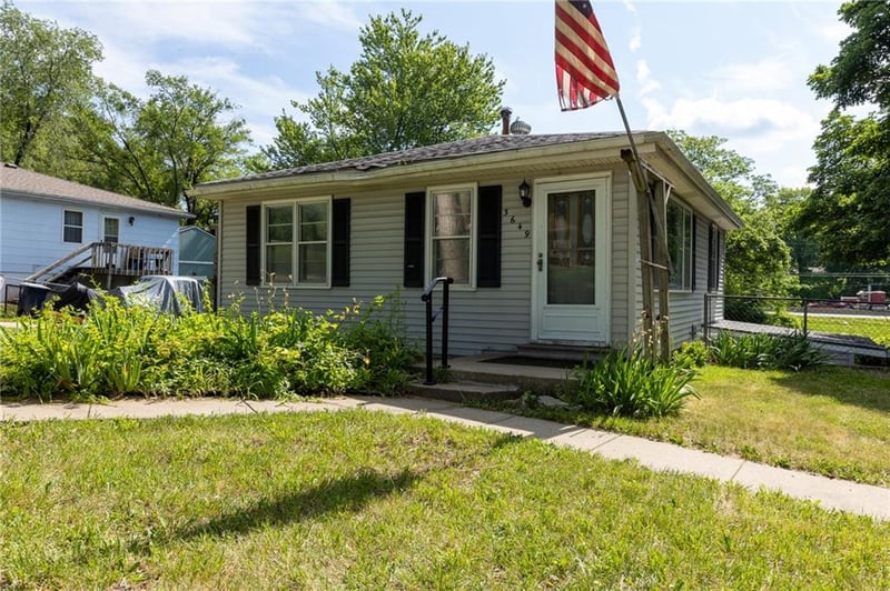 3649 N Wayne Ave, Kansas City, MO 64116