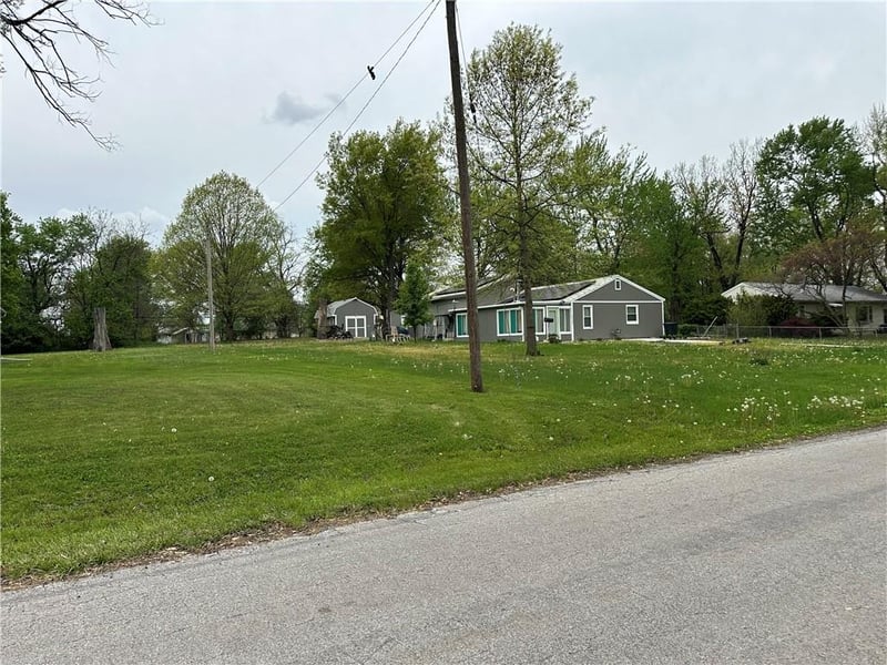 13608 Spruce Ave, Grandview, MO 64030