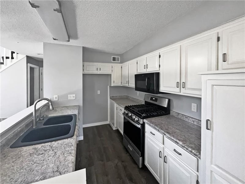 15416 Floyd St, Overland Park, KS 66223