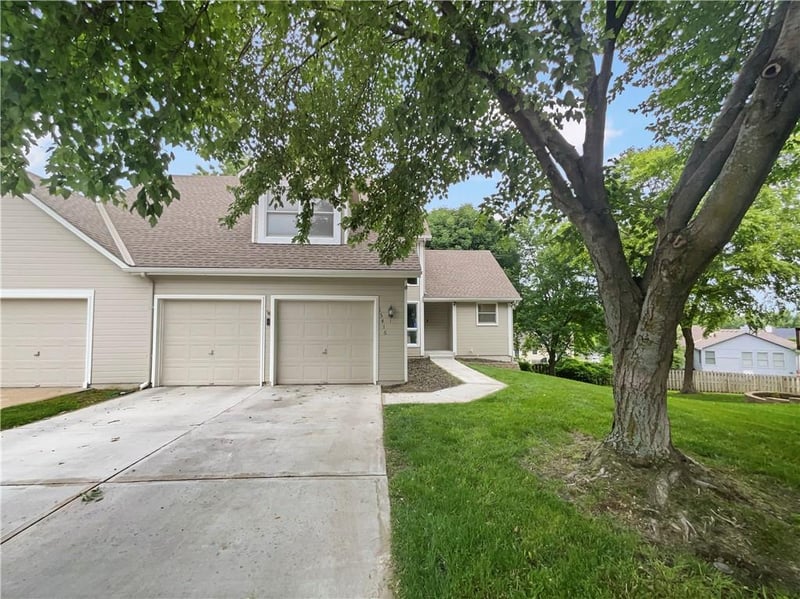 15416 Floyd St, Overland Park, KS 66223