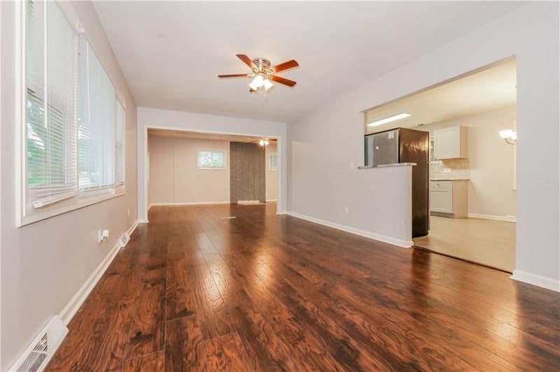 3702 106th Ter, Kansas City, MO 64137