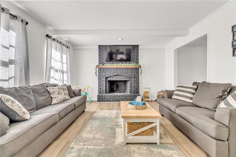 8625 E 58th St, Kansas City, MO 64129