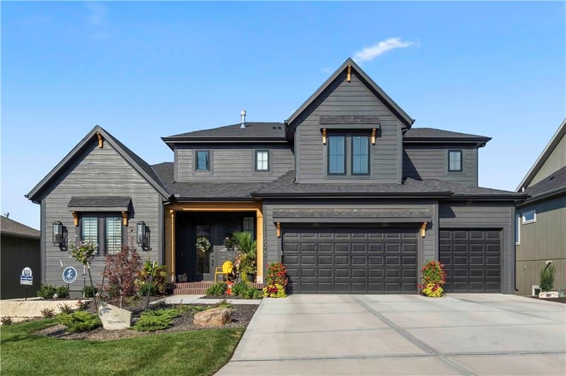 11594 S Zarda Dr, Olathe, KS 66061