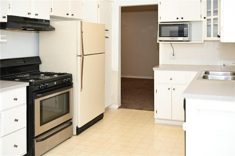 7940 102nd St, Kansas City, MO 64134