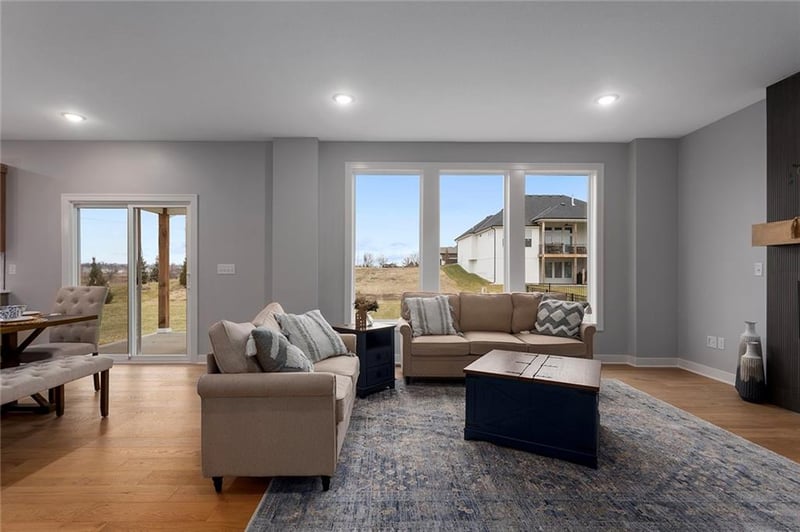 13458 179th Ter, Overland Park, KS 66013