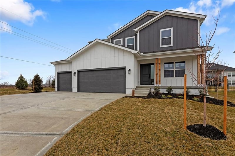 13458 179th Ter, Overland Park, KS 66013