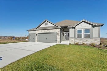 8890 N Monroe Ave, Kansas City, MO 64156