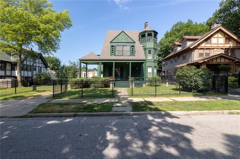 3632 Locust St, Kansas City, MO 64109
