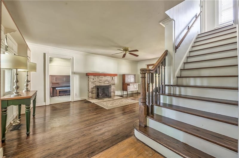 11 W 70th St, Kansas City, MO 64113