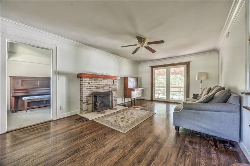 11 W 70th St, Kansas City, MO 64113