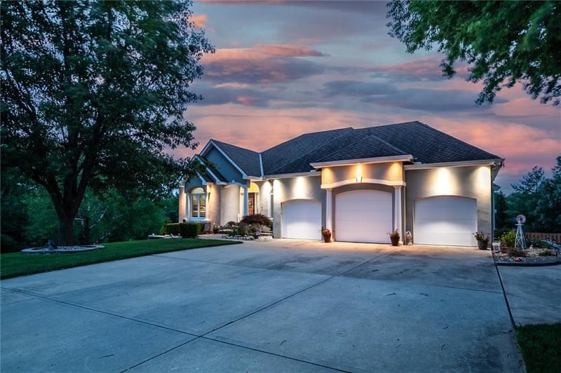 3401 NE 153rd Ter, Smithville, MO 64089