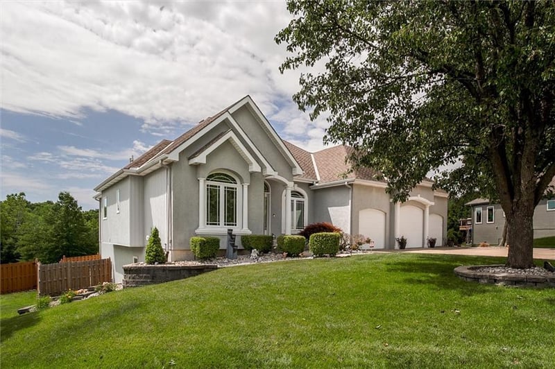 3401 NE 153rd Ter, Smithville, MO 64089