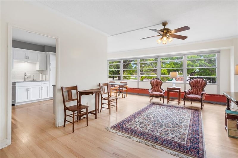 333 W Meyer Blvd #212, Kansas City, MO 64113