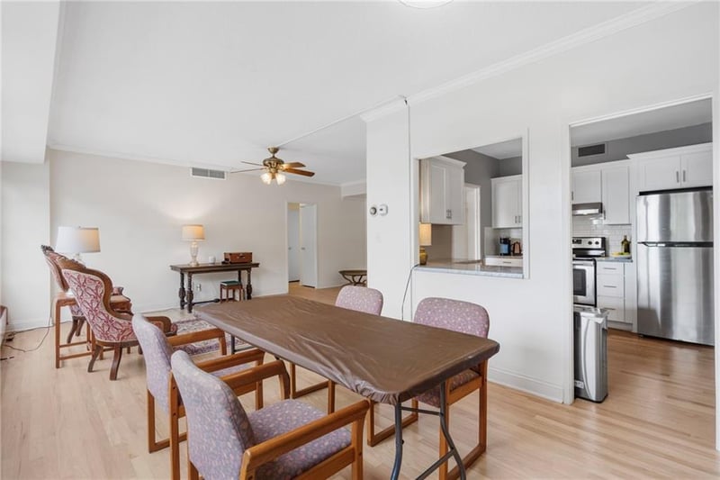 333 W Meyer Blvd #212, Kansas City, MO 64113