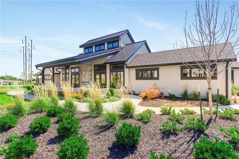 4009 158th Pl, Overland Park, KS 66224