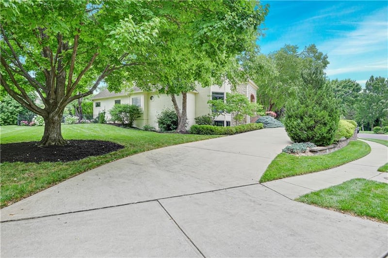 12804 Russell St, Overland Park, KS 66209