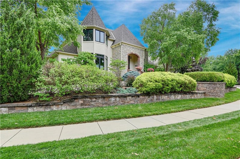 12804 Russell St, Overland Park, KS 66209