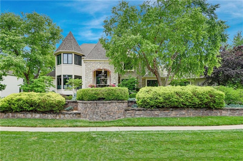 12804 Russell St, Overland Park, KS 66209
