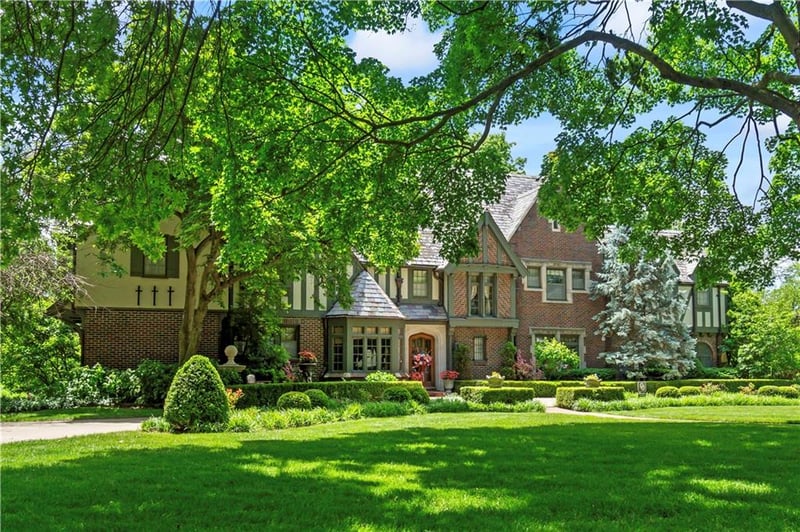 1225 W 57 St, Kansas City, MO 64113