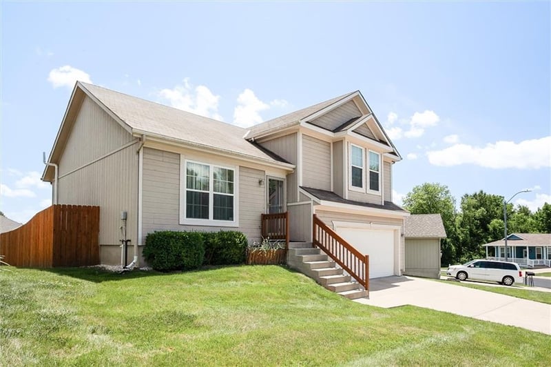 12209 N Atkins Ave, Kansas City, MO 64163