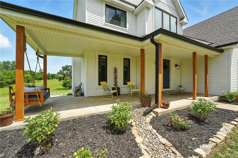 15376 Loring Rd, Bonner Springs, KS 66012
