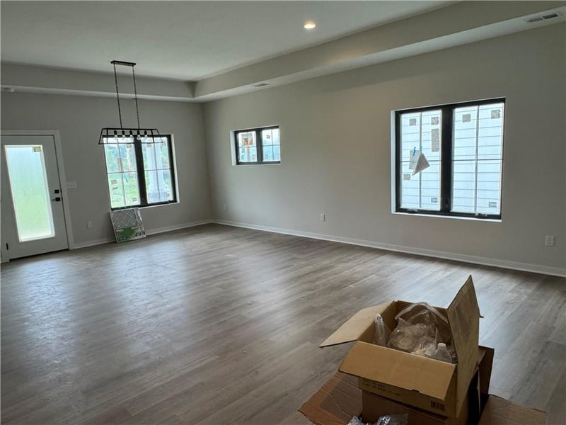 1975 Harvest Rd, Liberty, MO 64068