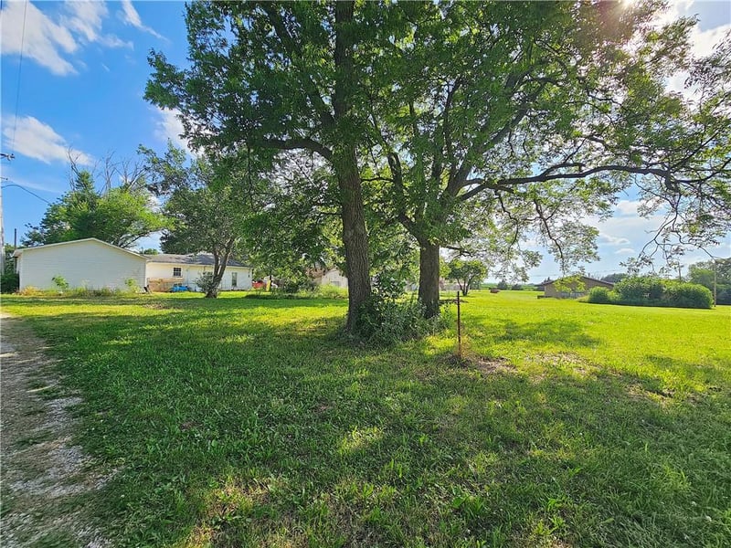 102 Garrison Ave, Westphalia, KS 66093