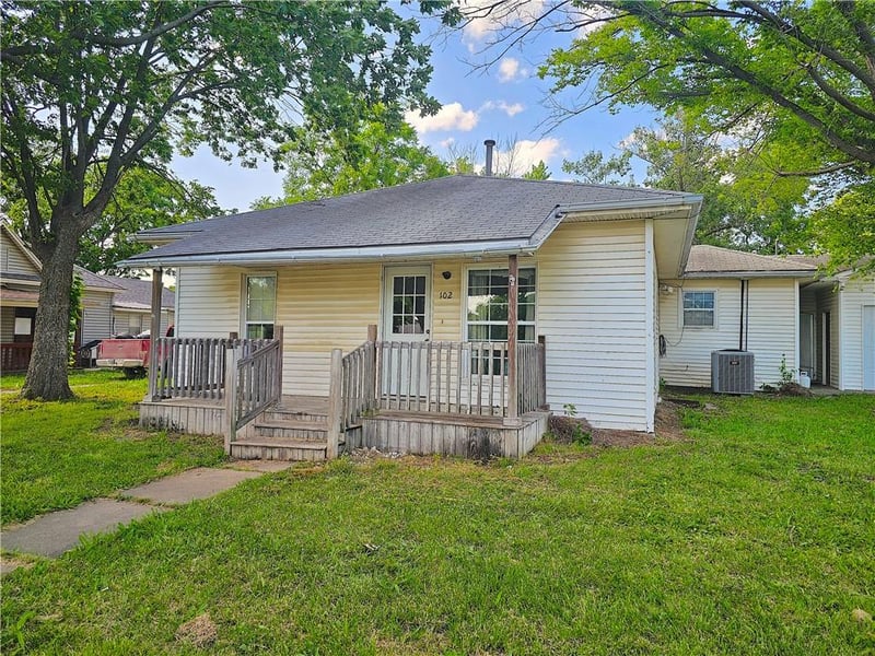 102 Garrison Ave, Westphalia, KS 66093
