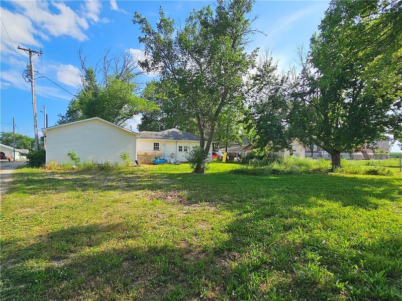 102 Garrison Ave, Westphalia, KS 66093