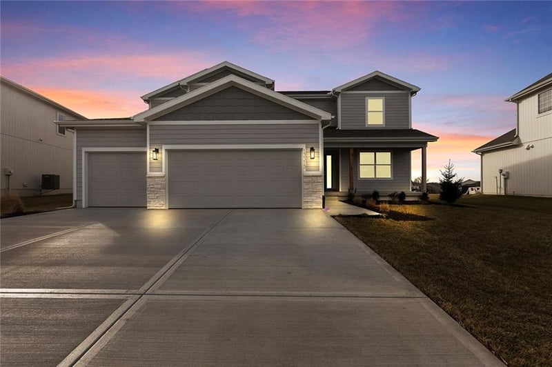 13313 179th St, Overland Park, KS 66013