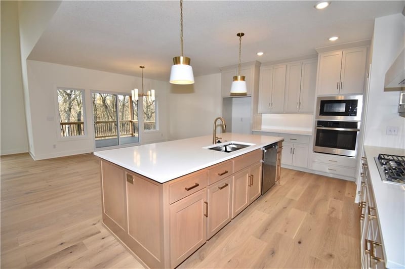7648 N Booth Ave, Kansas City, MO 64158