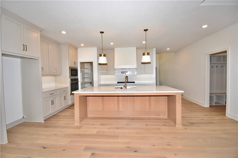 7648 N Booth Ave, Kansas City, MO 64158