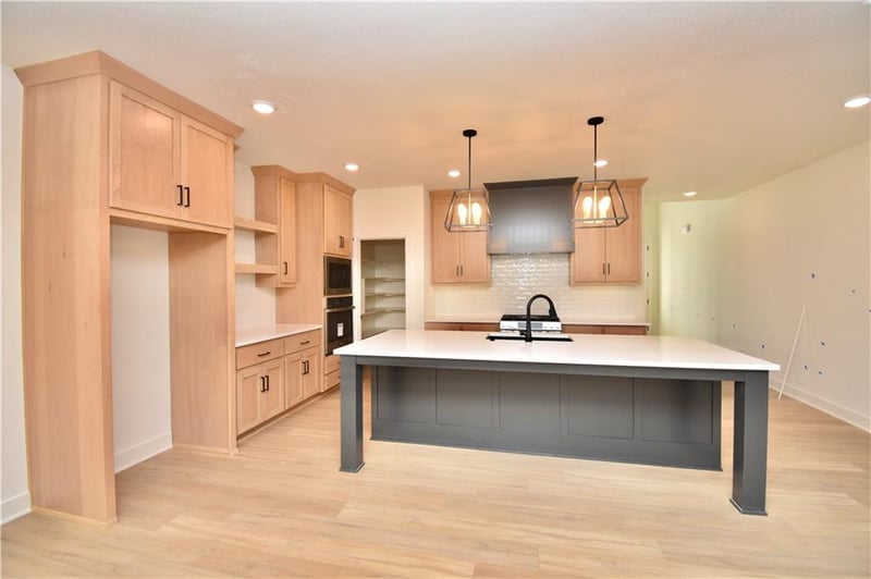 8344 NE 77th St, Kansas City, MO 64158