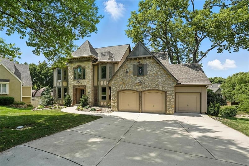 5806 W 130th St, Overland Park, KS 66209