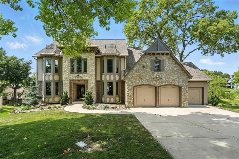 5806 W 130th St, Overland Park, KS 66209